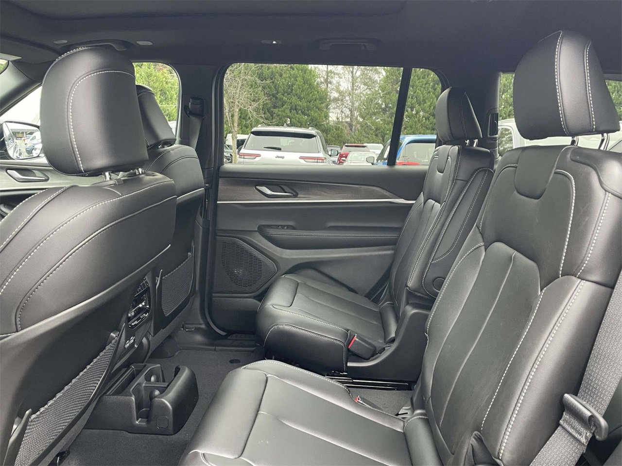 New 2025 Jeep Grand Cherokee L Limited image 23