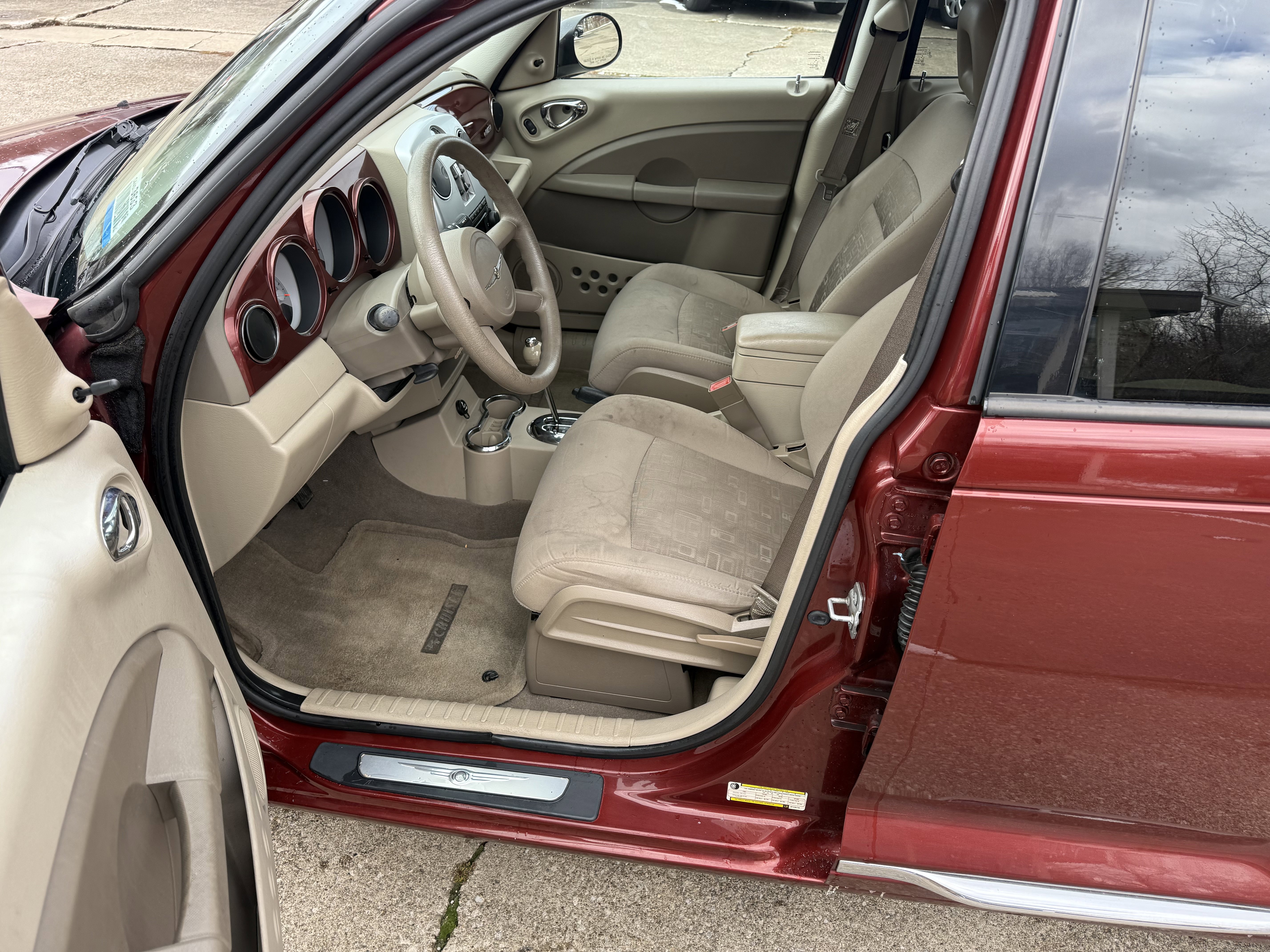 Used 2008 Chrysler PT Cruiser FWD image 10