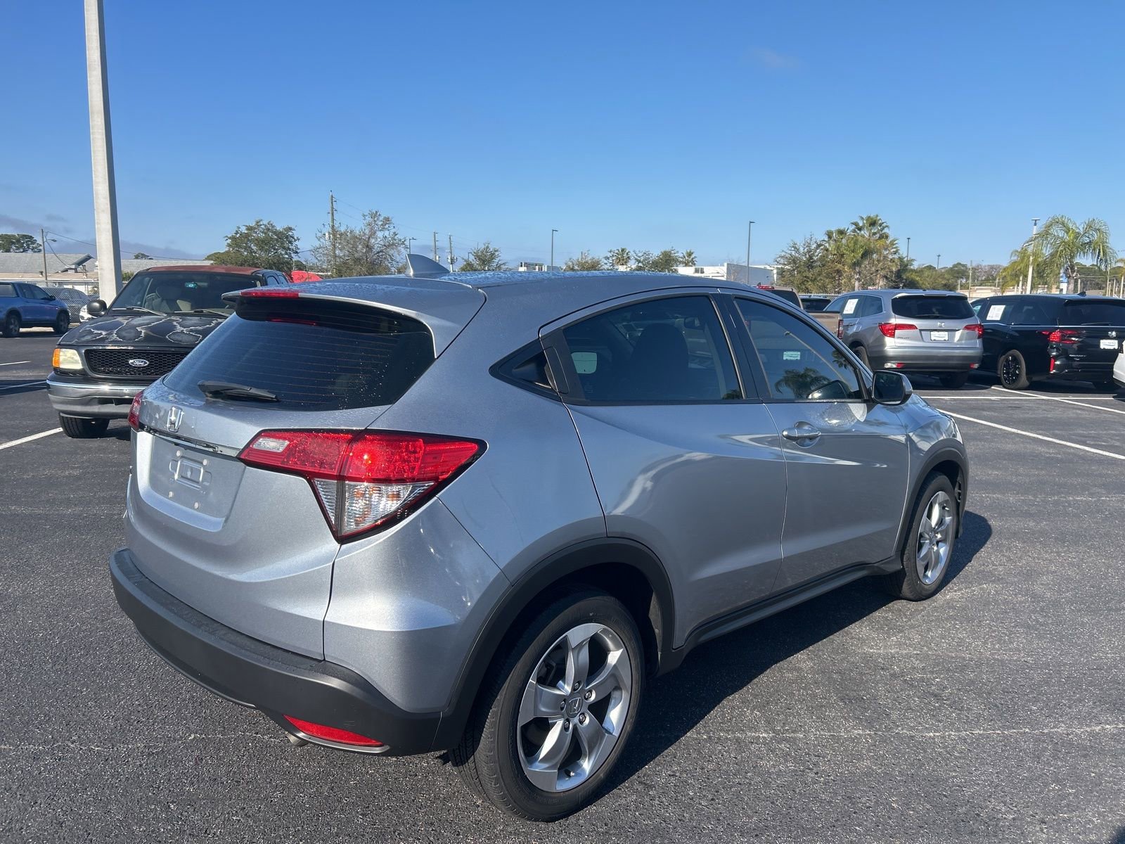 Used 2021 Honda HR-V LX image 7