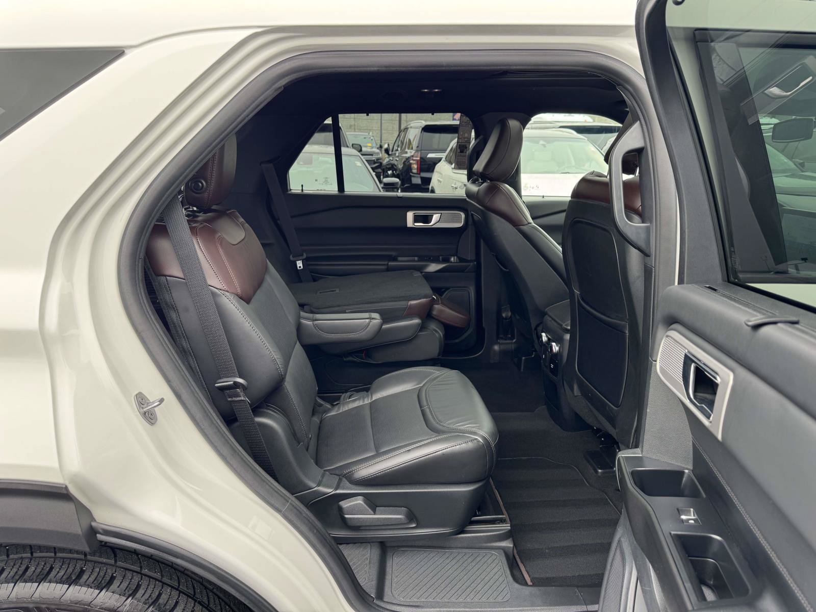 Used 2020 Ford Explorer Platinum AWD/4WD image 16