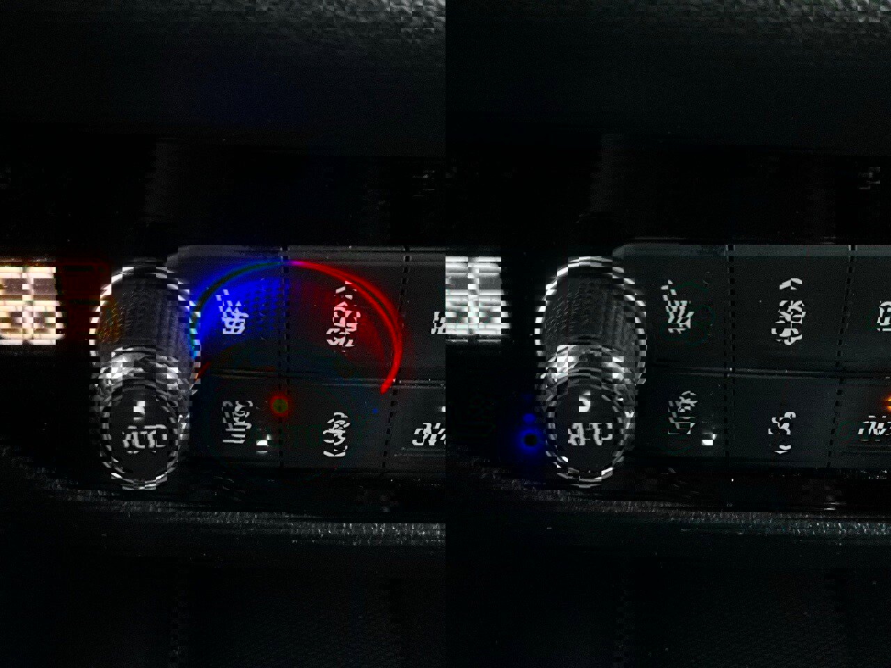 Used 2019 Buick Enclave Avenir w/ Avenir Technology Package image 32