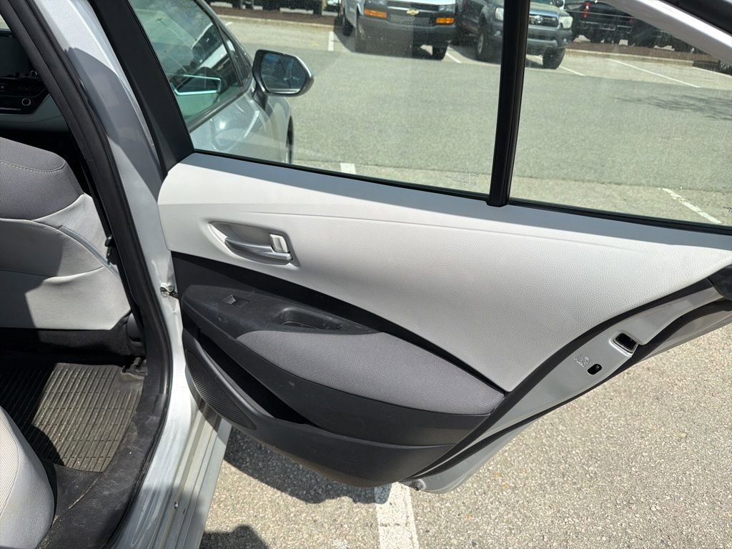 Used 2021 Toyota Corolla LE image 41