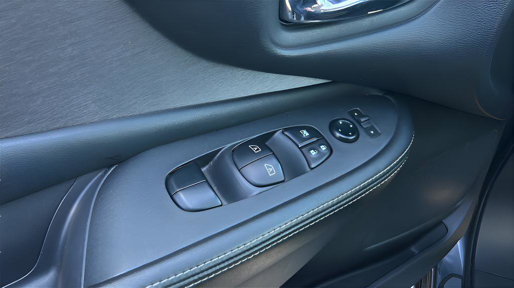 Used 2023 Nissan Murano S AWD/4WD image 32