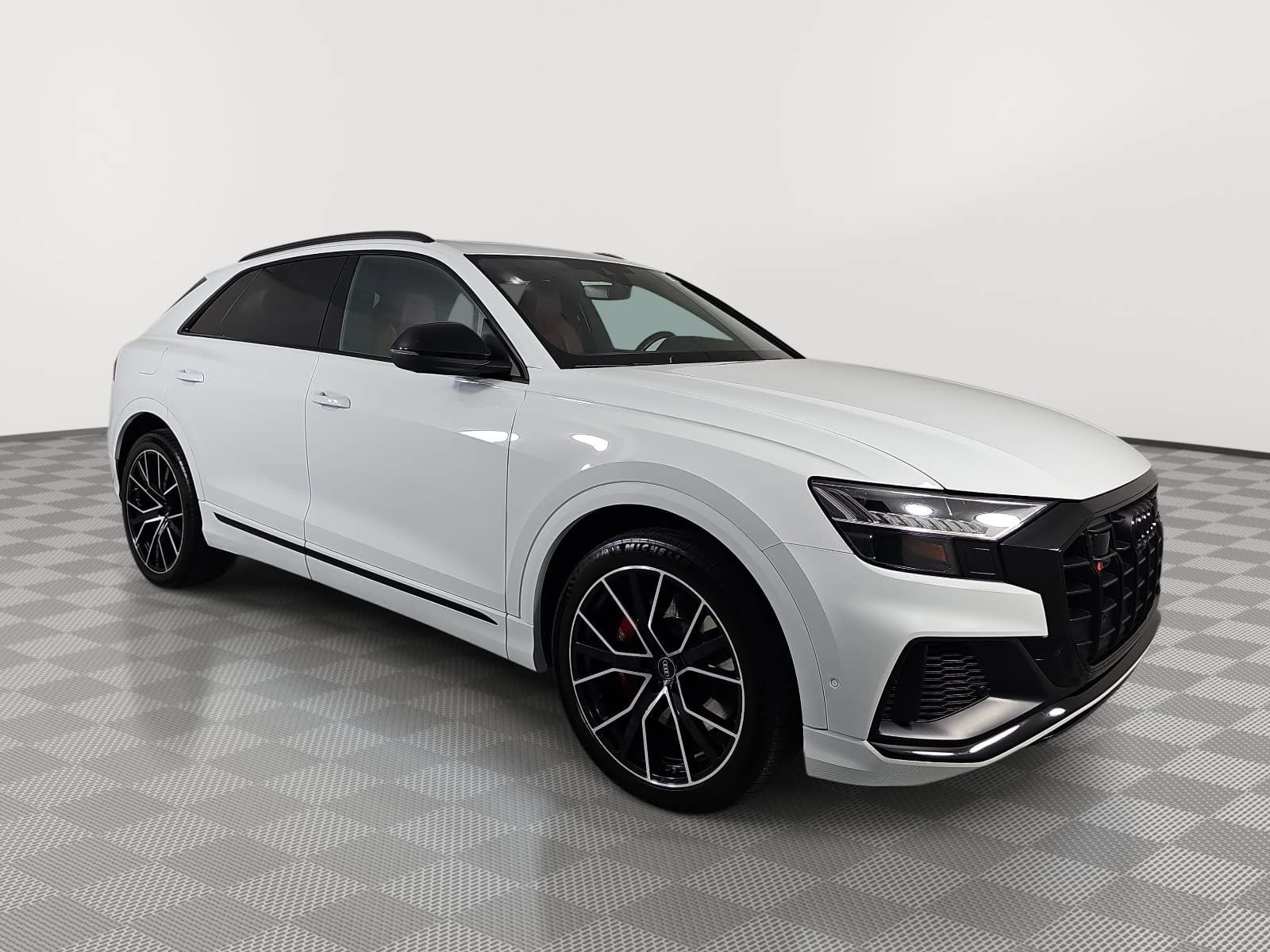 Used 2023 Audi SQ8 Prestige AWD/4WD image 2
