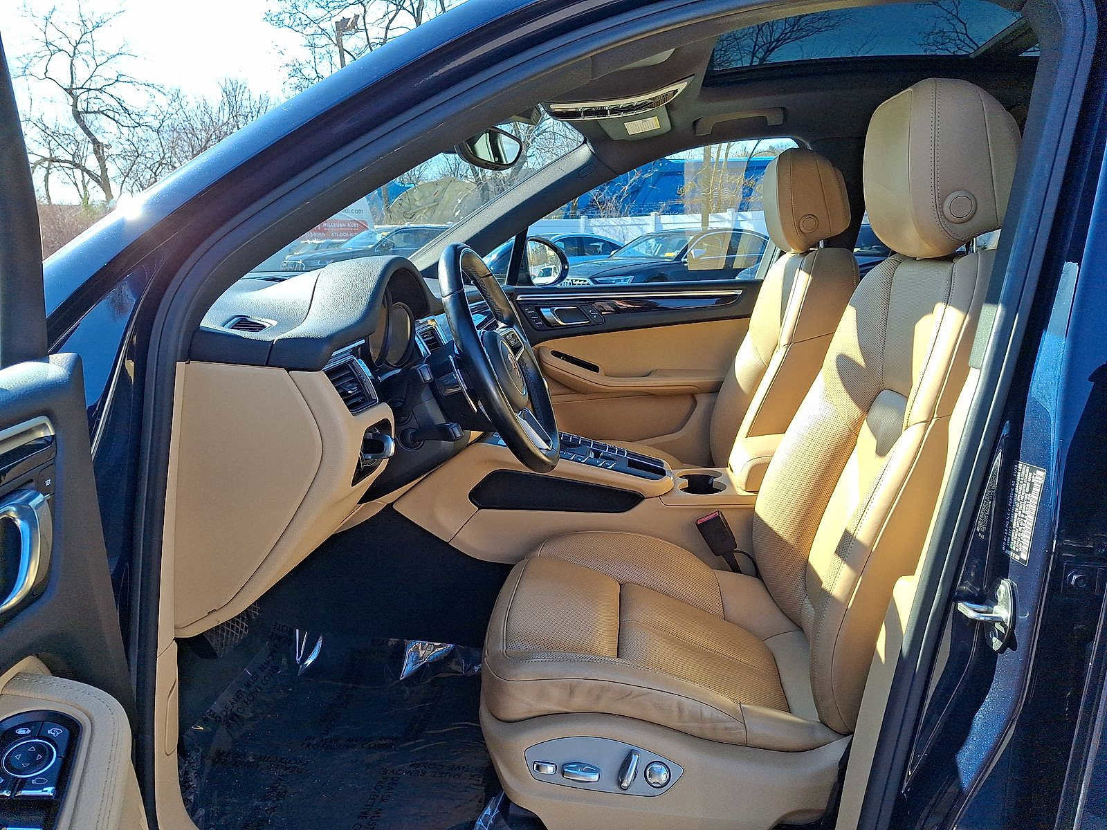 Used 2018 Porsche Macan S image 11