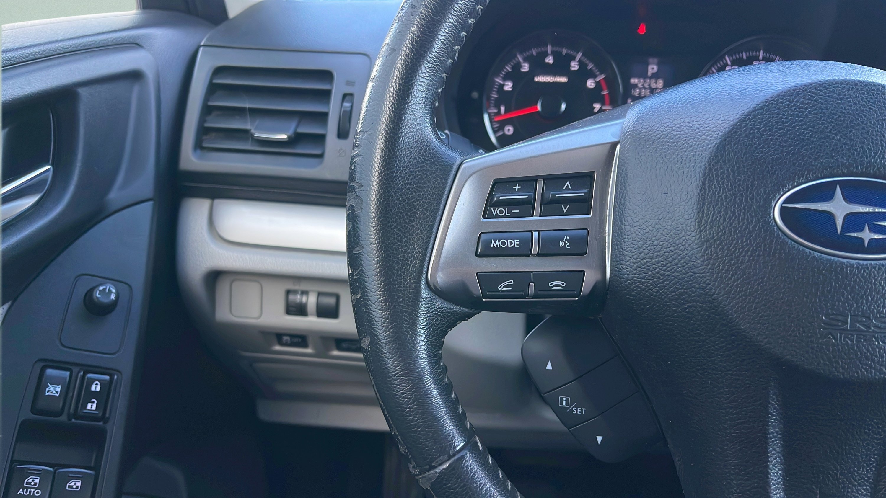 Used 2015 Subaru Forester 2.5i Touring image 11