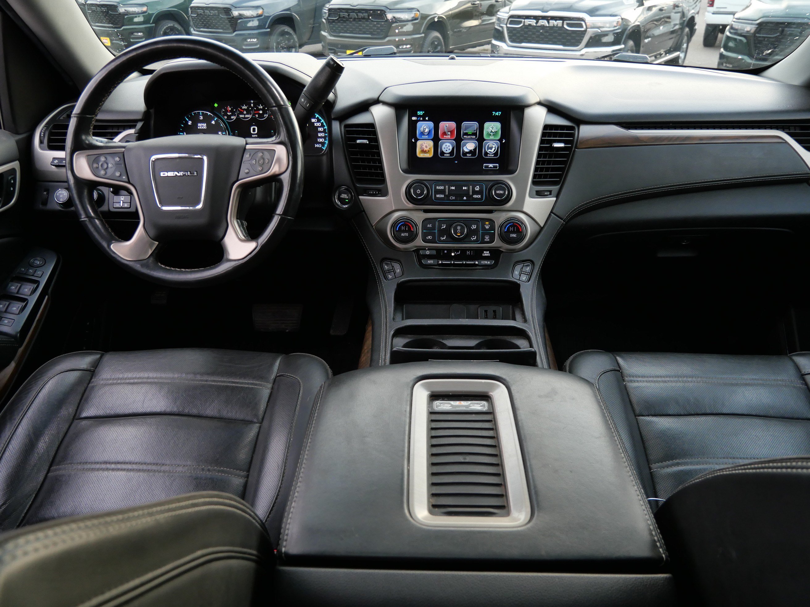 Certified 2019 GMC Yukon Denali w/ Denali Ultimate Package AWD/4WD image 10