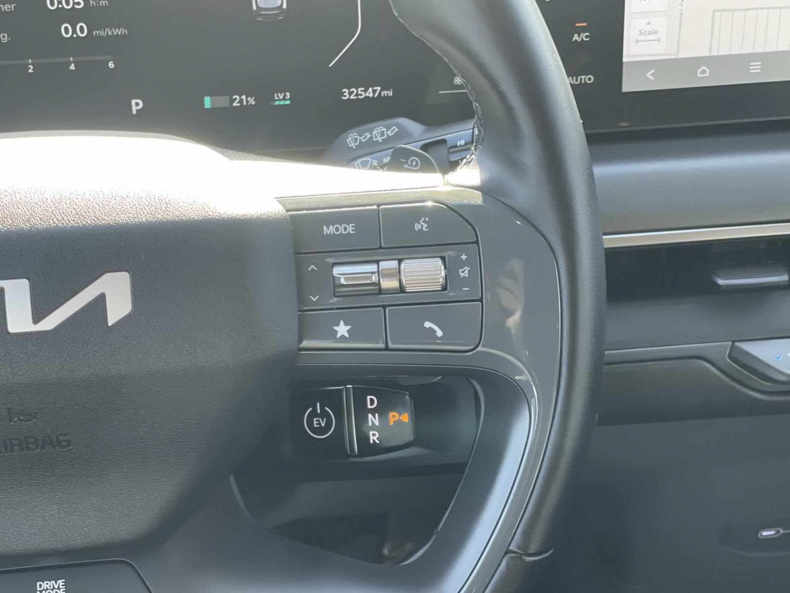 Used 2024 Kia EV9 Light Long Range RWD image 11