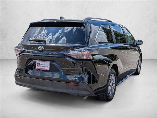 Certified 2026 Toyota Sienna XLE FWD image 5