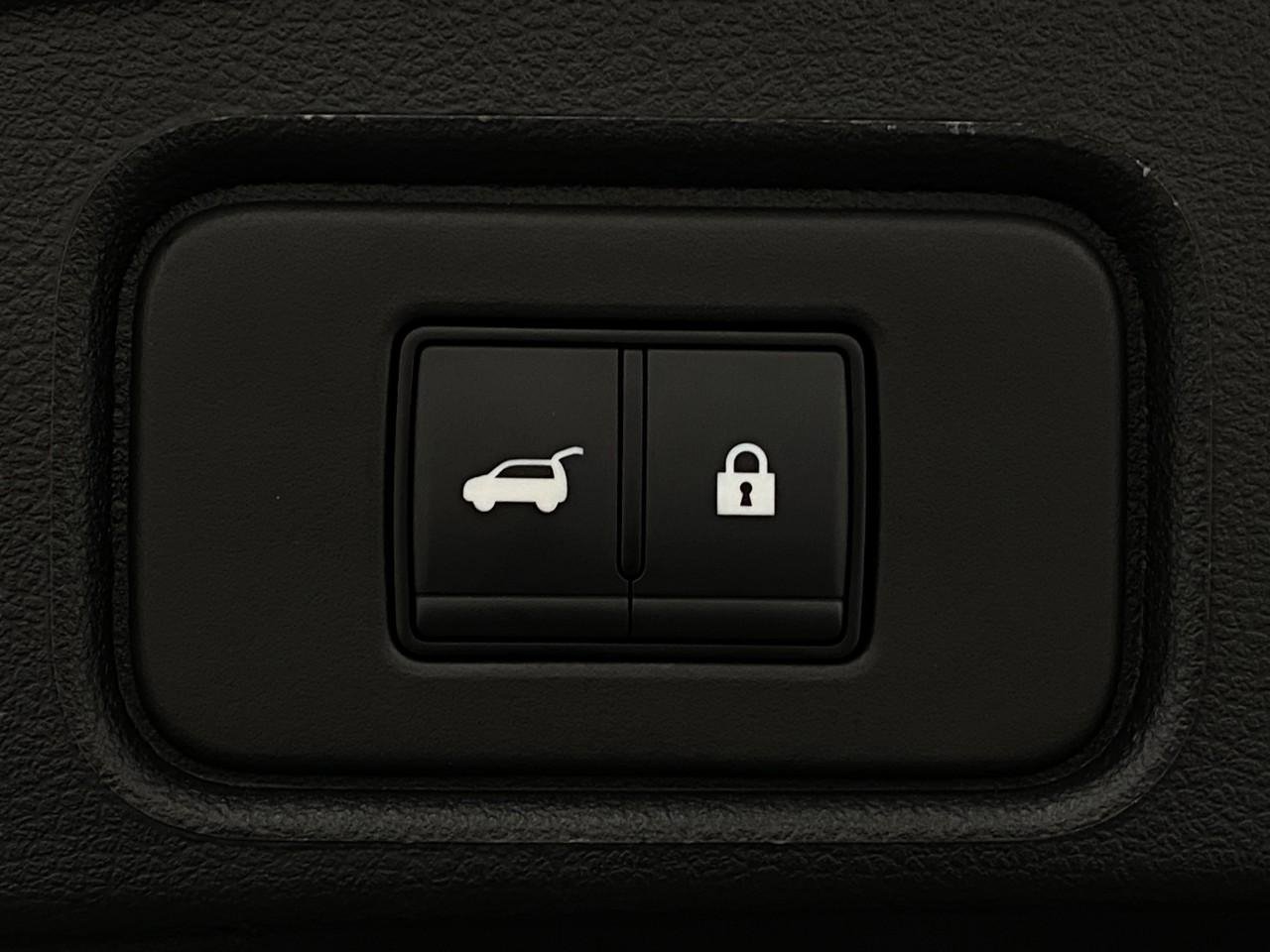 Used 2025 Nissan Pathfinder SL image 6