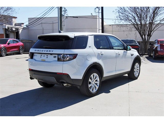 Used 2017 Land Rover Discovery Sport SE image 4