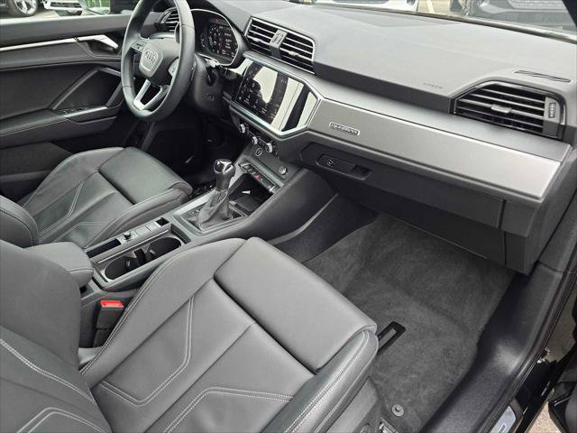 Certified 2025 Audi Q3 2.0T Premium w/ Convenience Package AWD/4WD image 10