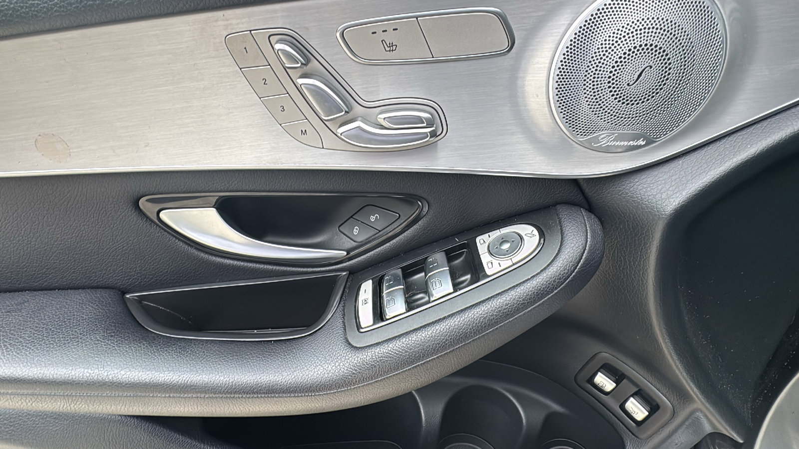 Used 2019 Mercedes-Benz GLC 350e 4MATIC image 13