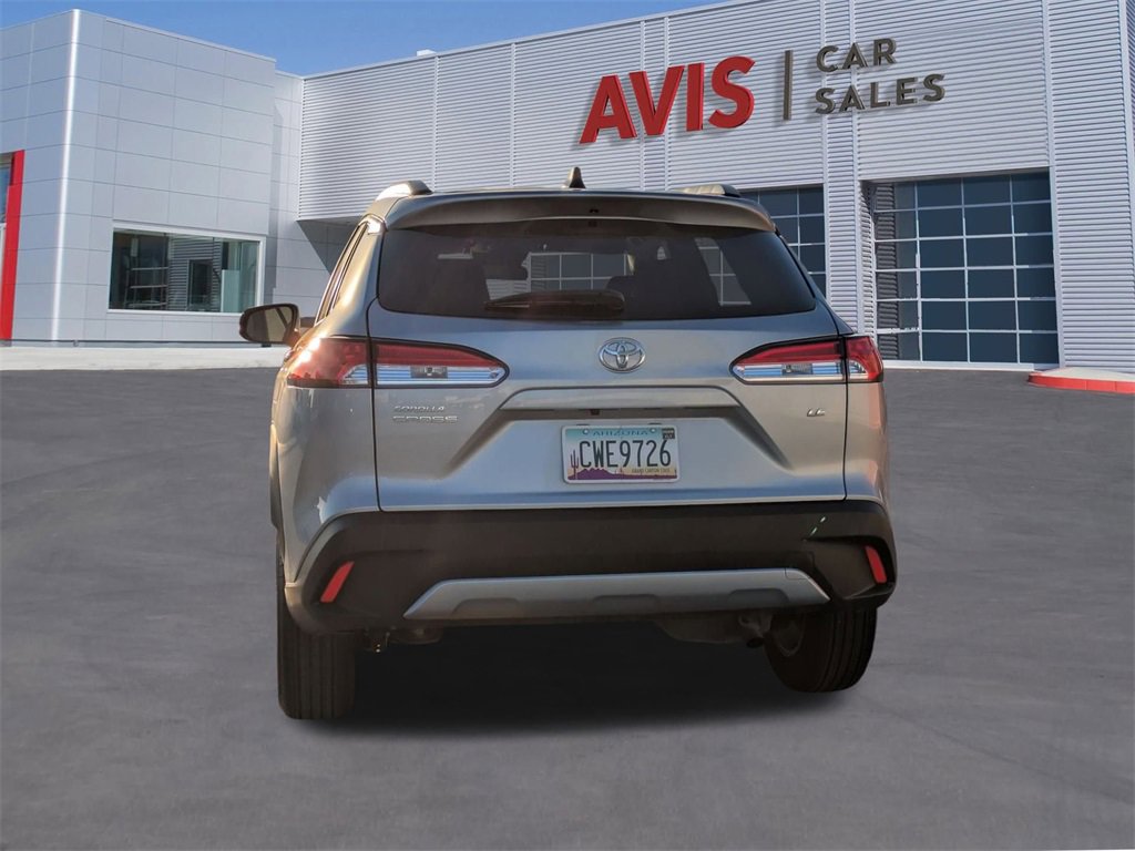 Used 2025 Toyota Corolla Cross LE image 5