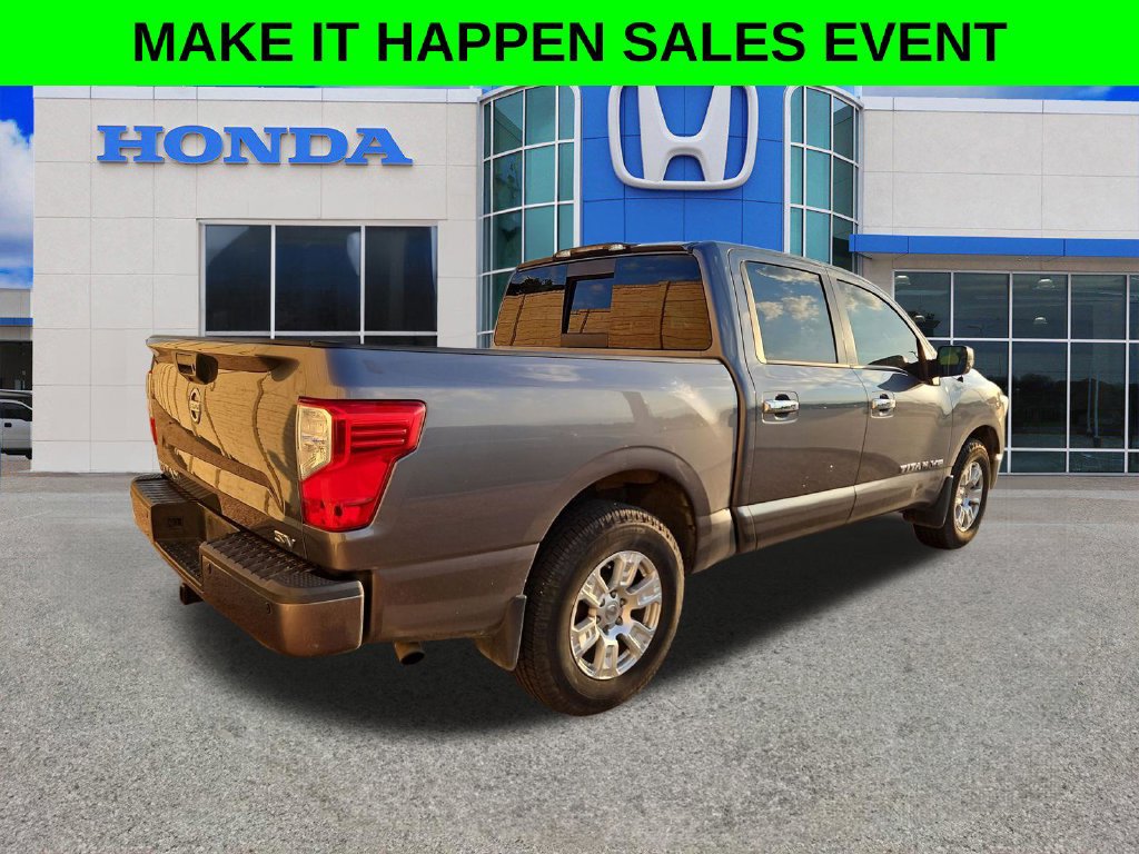 Used 2019 Nissan Titan SV w/ SV Convenience Package RWD image 12