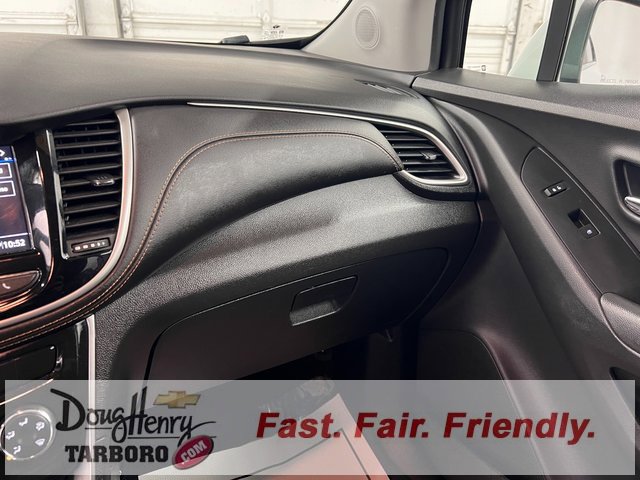 Used 2019 Chevrolet Trax LT w/ LT Convenience Package image 44