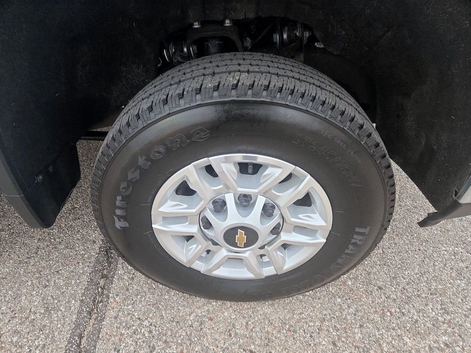 Used 2025 Chevrolet Silverado 2500 LT w/ Safety Package image 36