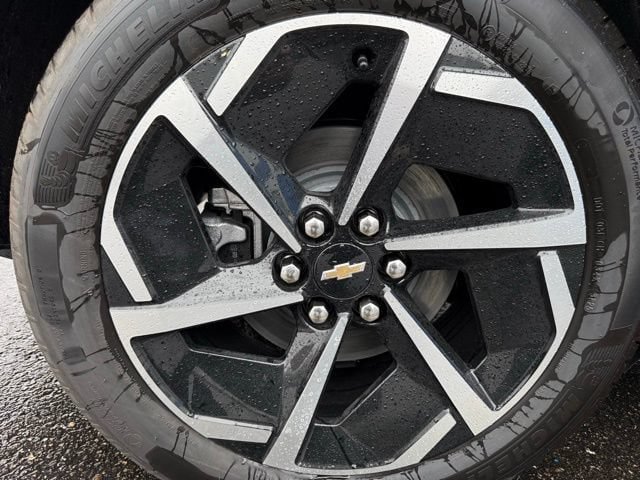 New 2026 Chevrolet Equinox EV LT AWD/4WD image 11