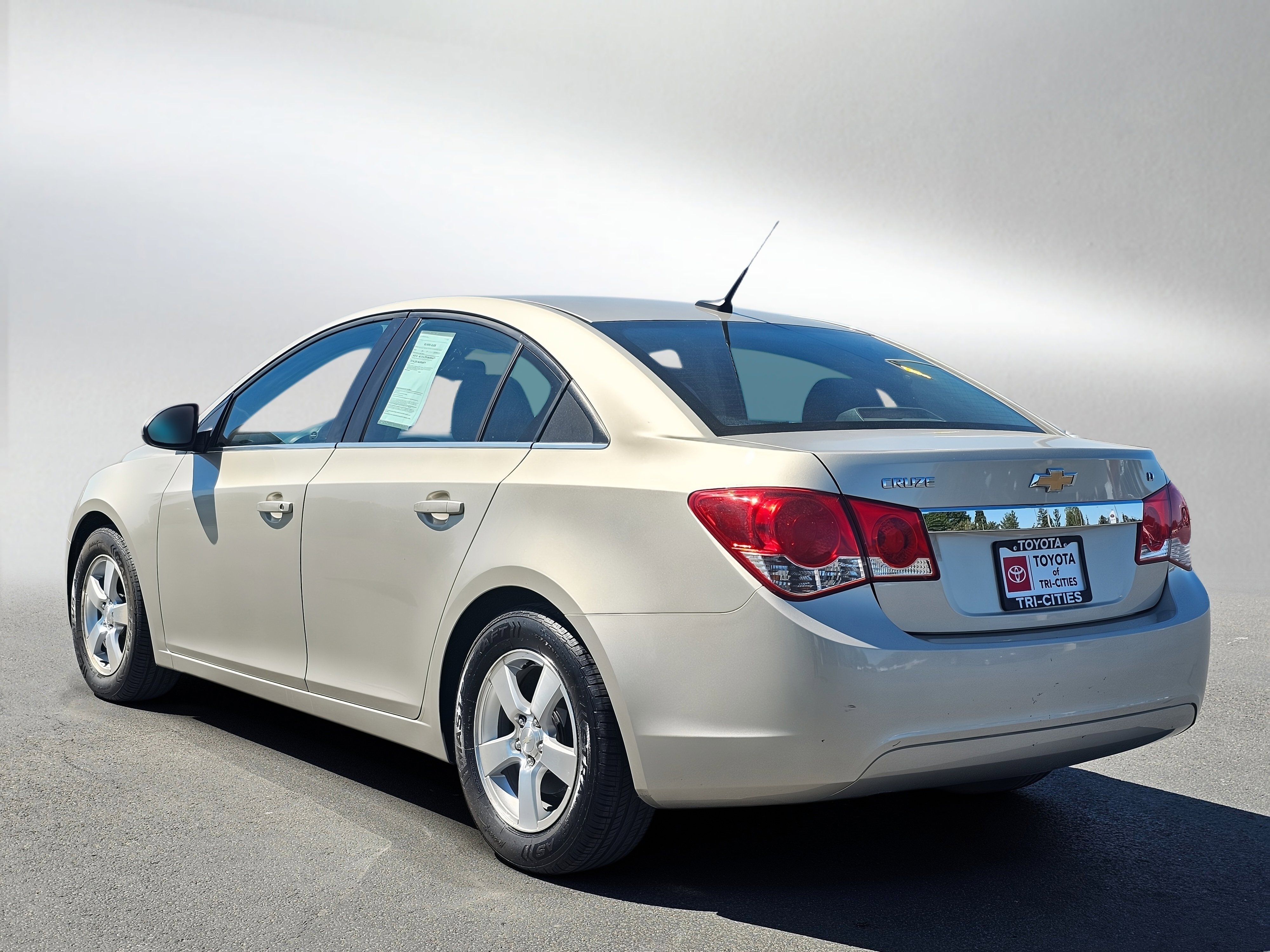 Used 2013 Chevrolet Cruze LT FWD image 3