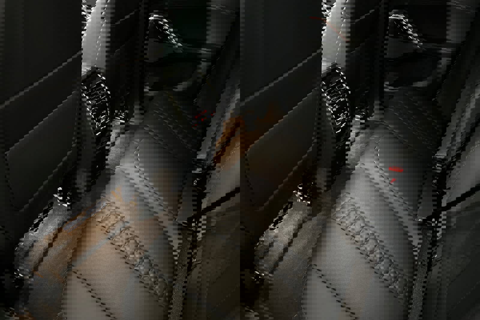 Used 2022 BMW X6 M w/ Executive Package image 4