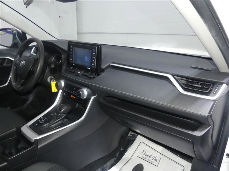 Used 2021 Toyota RAV4 LE image 23