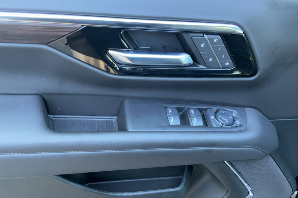 Certified 2025 Chevrolet Tahoe LT RWD image 29