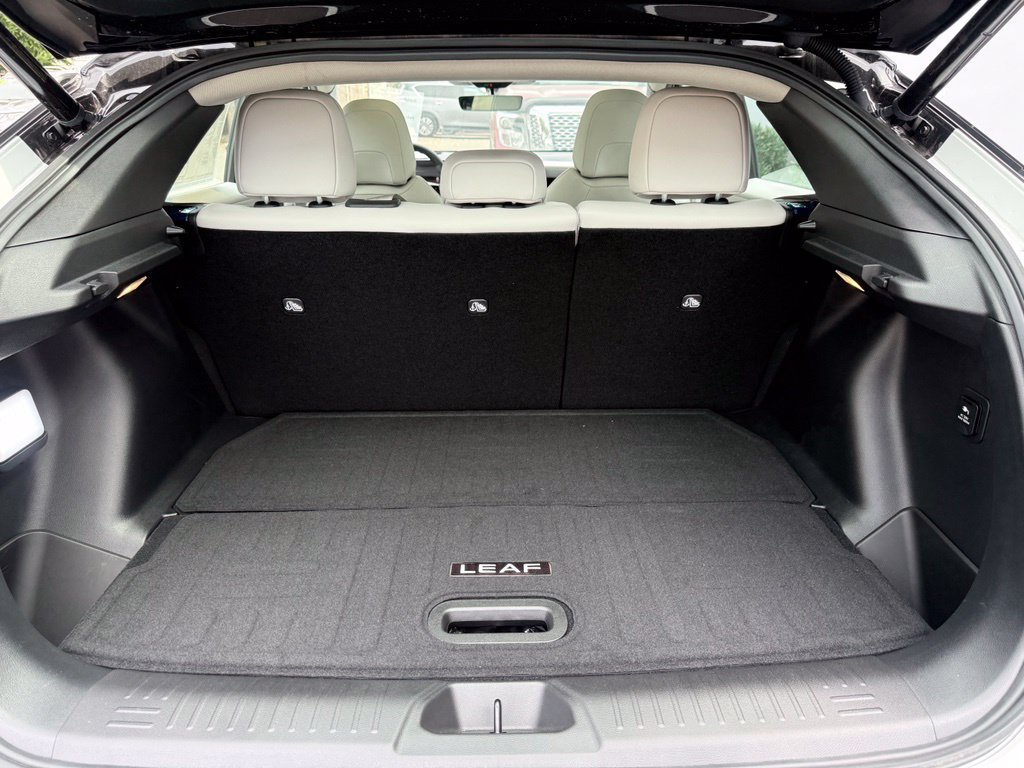 New 2026 Nissan Leaf Platinum+ w/ Cargo Package (Platinum+) FWD image 8
