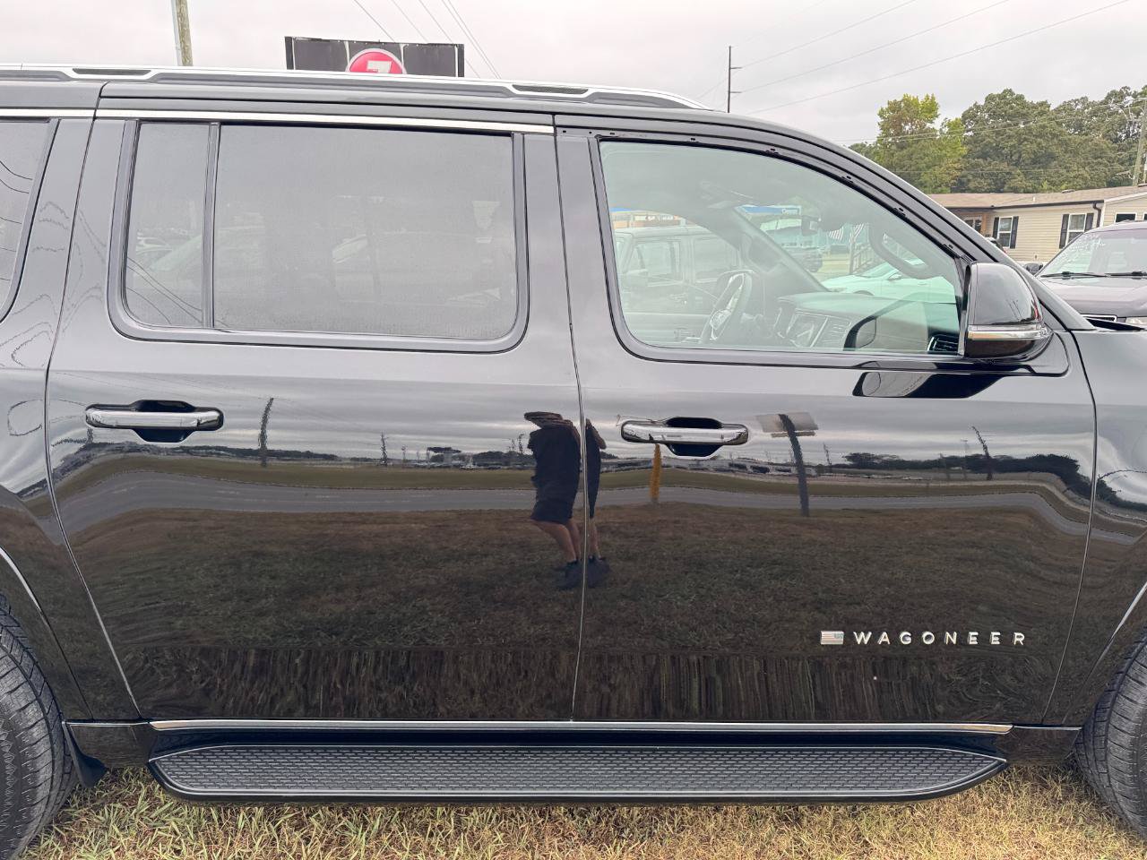 Used 2024 Jeep Wagoneer L Series II AWD/4WD image 10