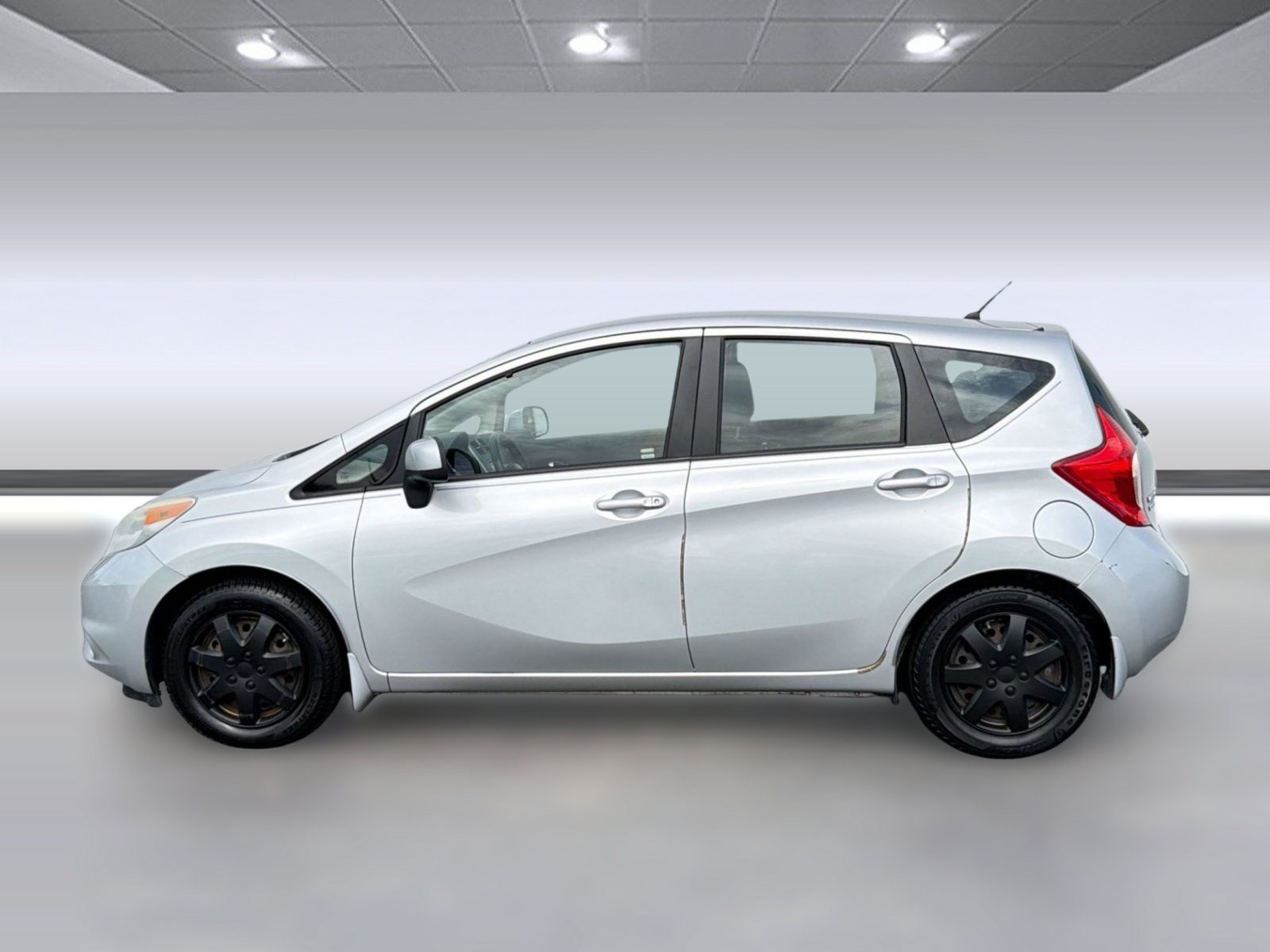 Used 2014 Nissan Versa Note SV FWD image 2