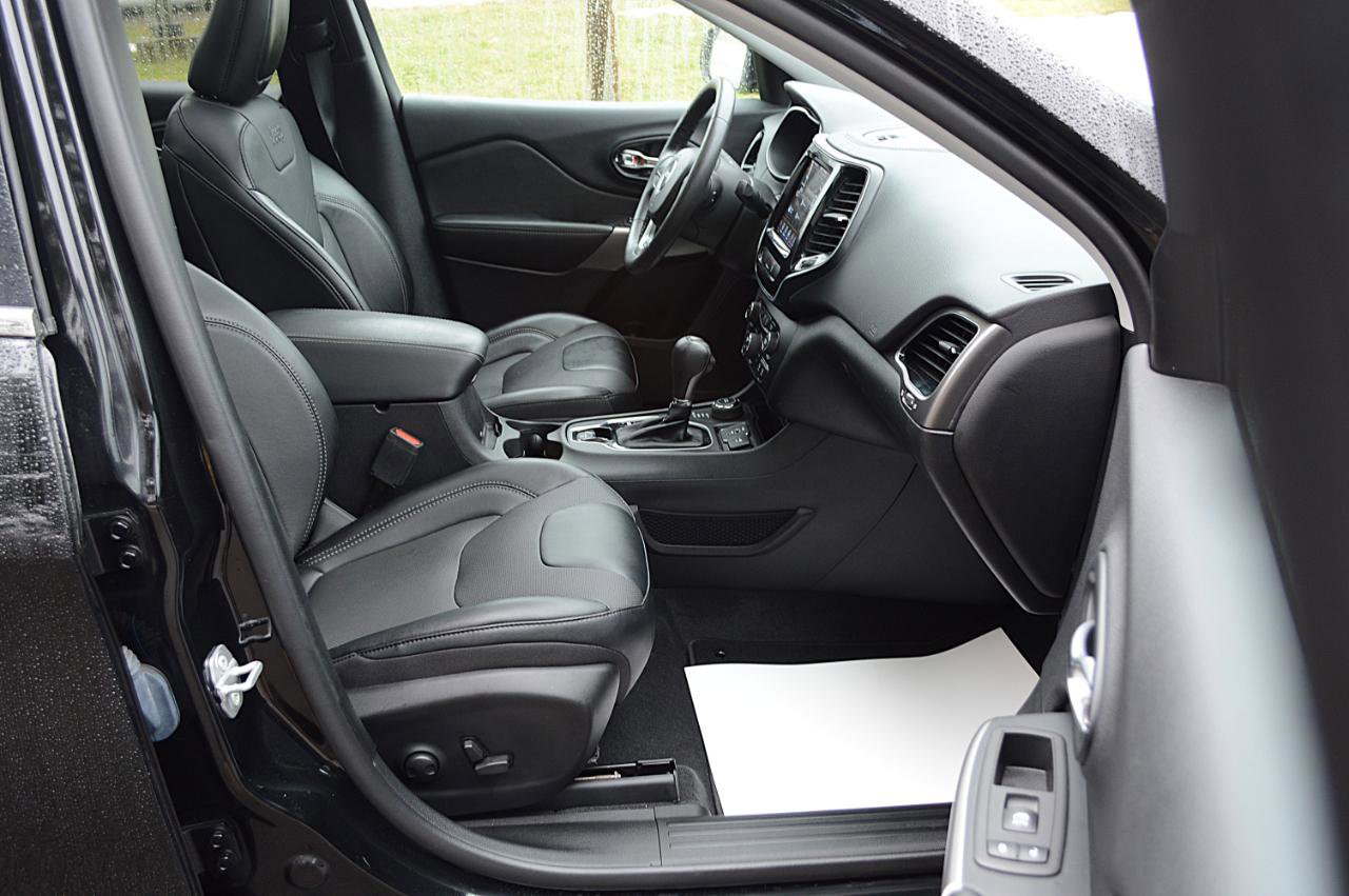 Used 2022 Jeep Cherokee Limited image 17