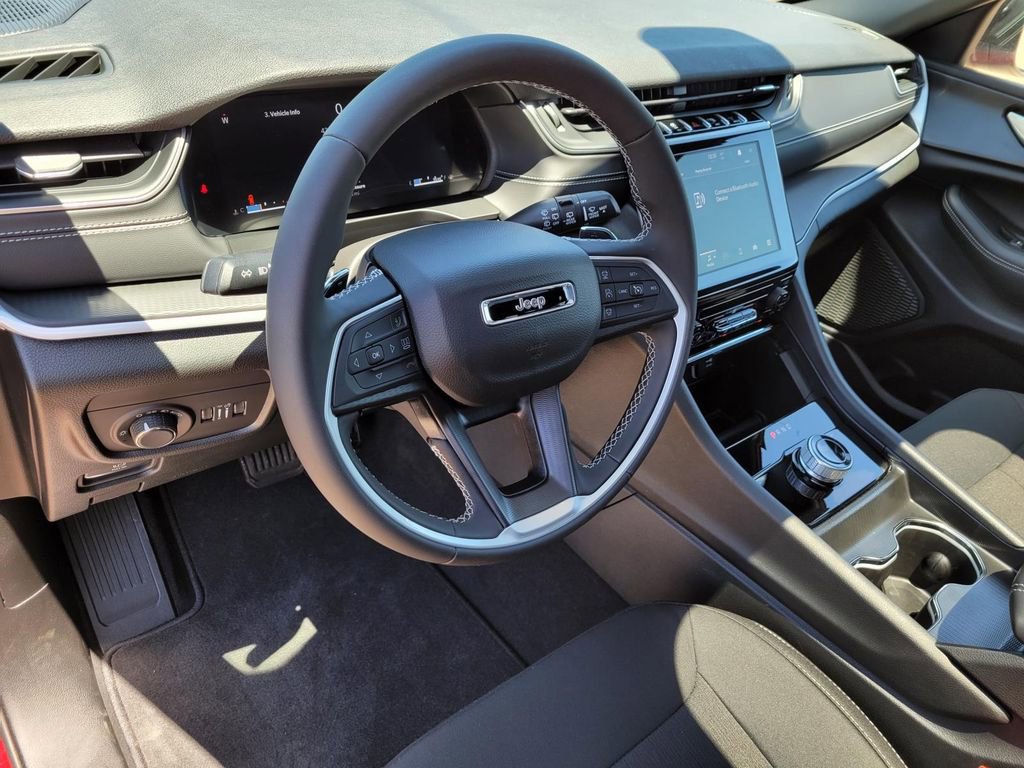 New 2024 Jeep Grand Cherokee Laredo X w/ Trailer Tow Package image 18