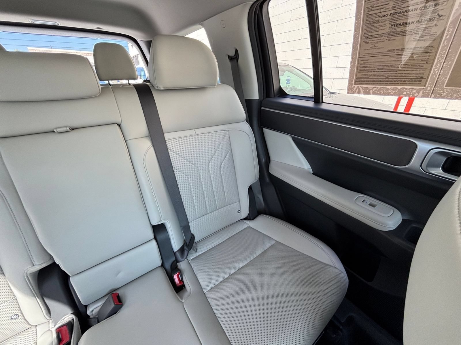 Used 2025 Hyundai Santa Fe SEL FWD image 38