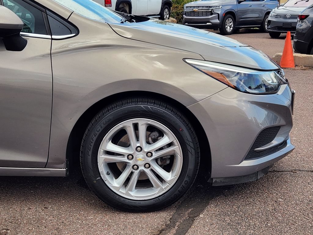 Used 2018 Chevrolet Cruze LT FWD image 29