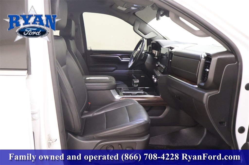 Used 2022 GMC Sierra 1500 SLT w/ SLT Convenience Package image 16