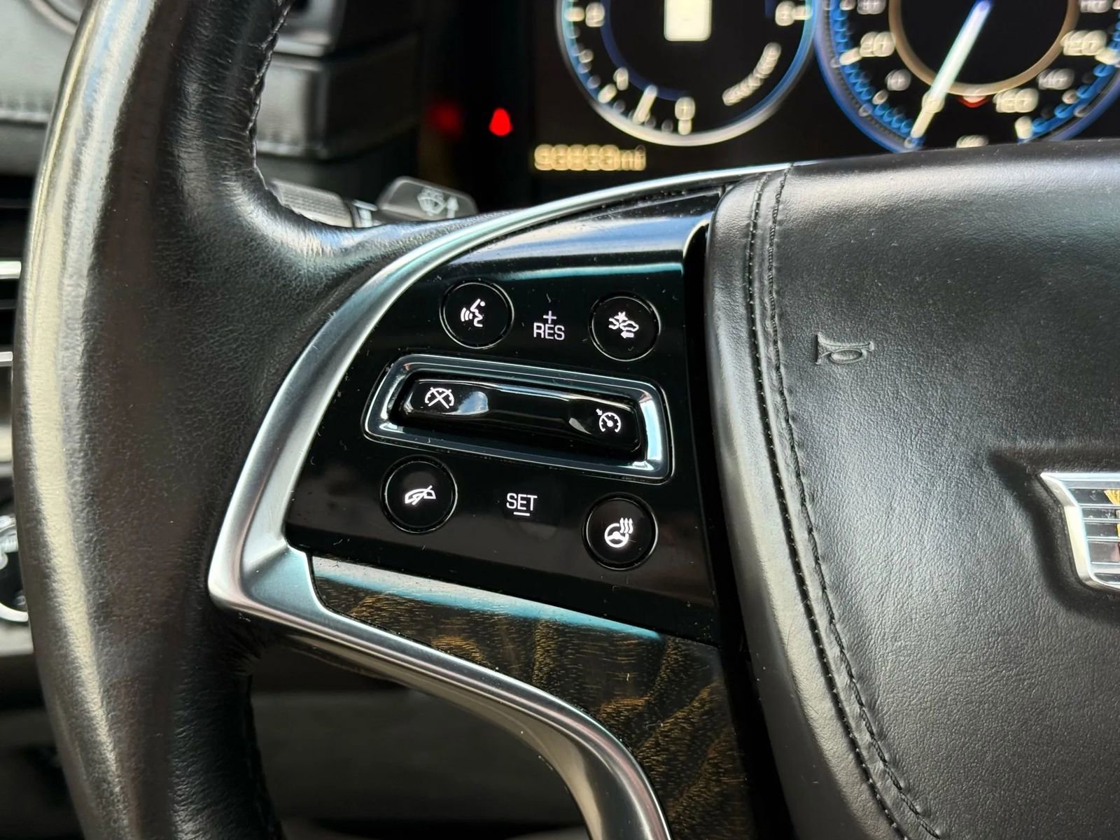 Used 2015 Cadillac Escalade ESV Platinum image 39