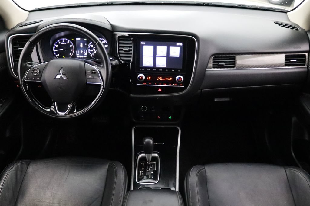 Used 2020 Mitsubishi Outlander SE AWD/4WD image 24