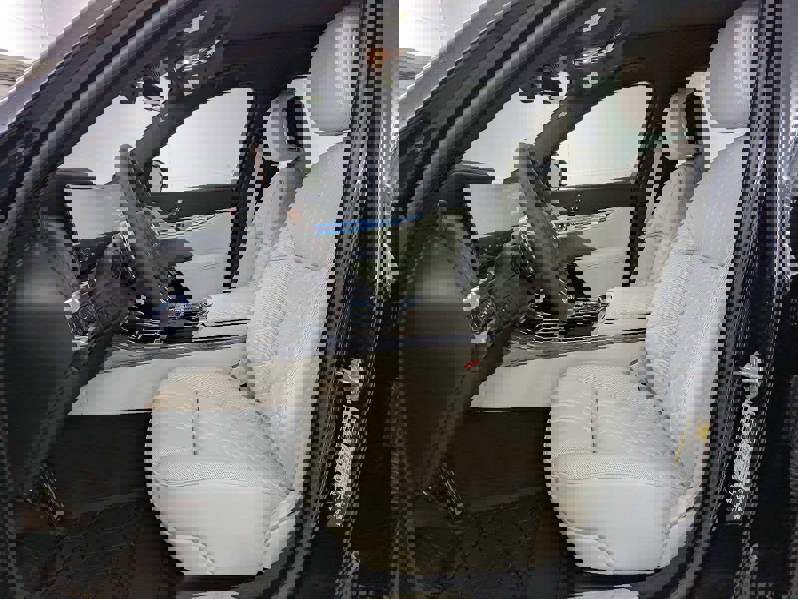 New 2025 BMW 760i xDrive w/ Executive Package image 15