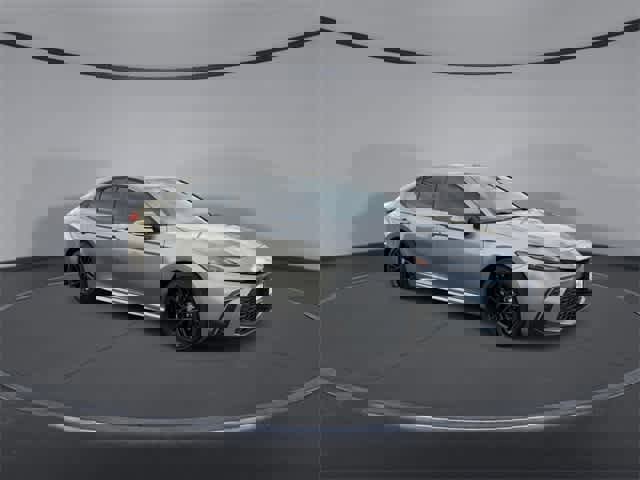 Certified 2025 Toyota Camry SE image 2