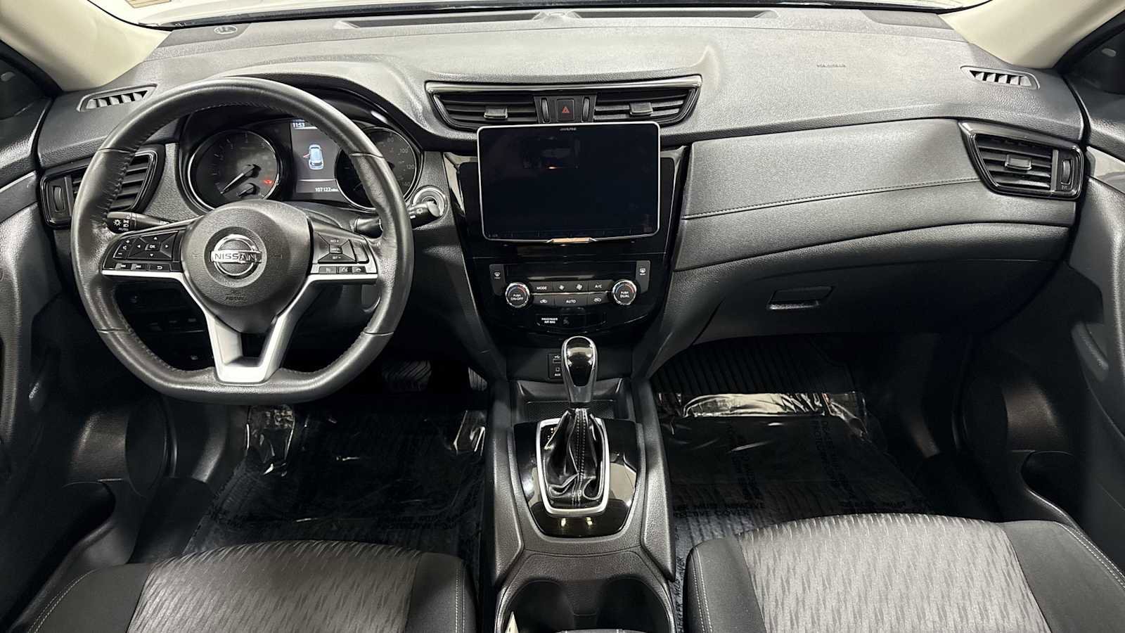 Used 2017 Nissan Rogue SV image 25