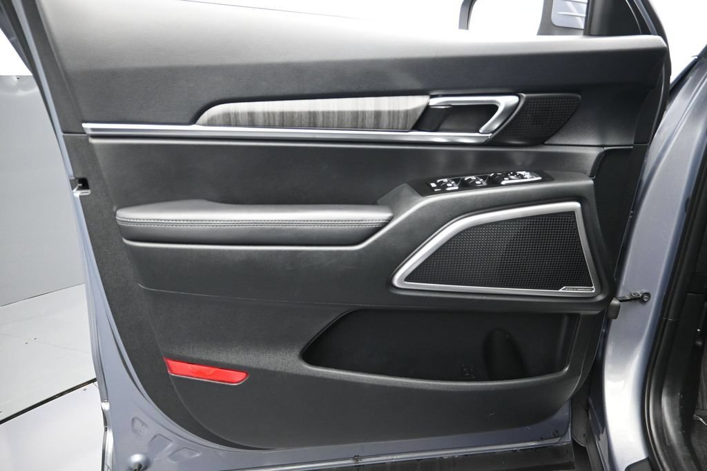 Used 2025 Kia Telluride EX FWD image 12