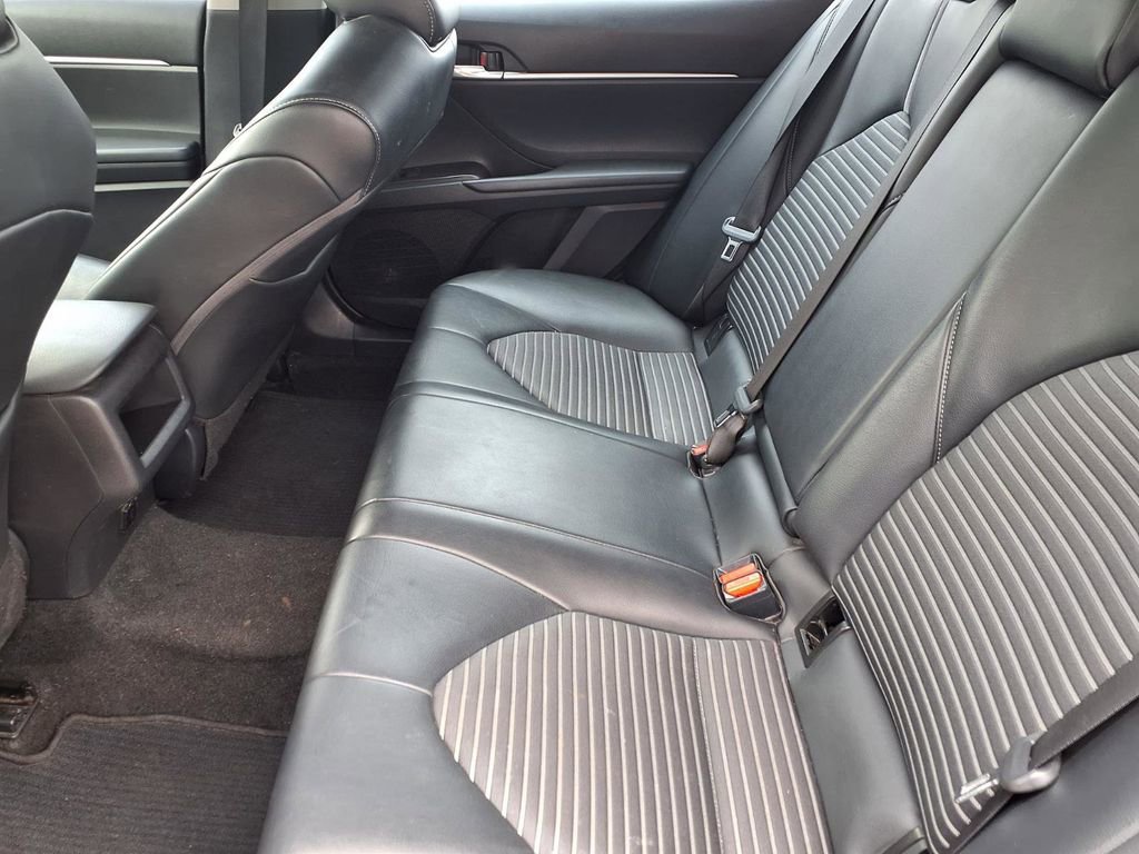 Used 2022 Toyota Camry SE FWD image 12