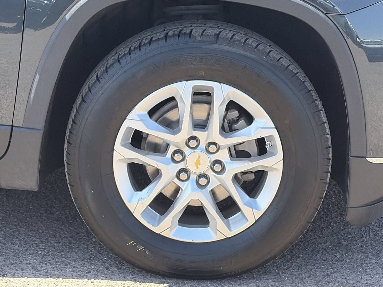 Used 2019 Chevrolet Traverse LT FWD image 9