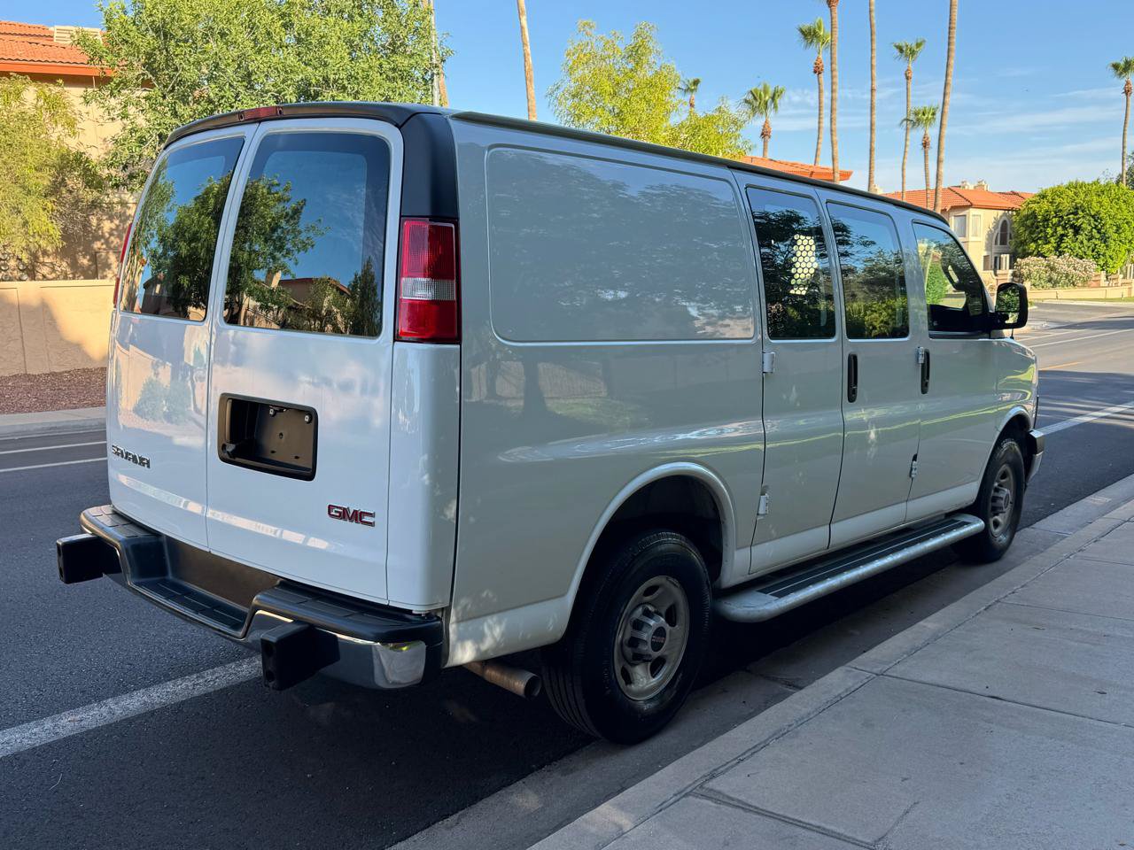 Used 2025 GMC Savana 2500 w/ Driver Convenience Package RWD image 5