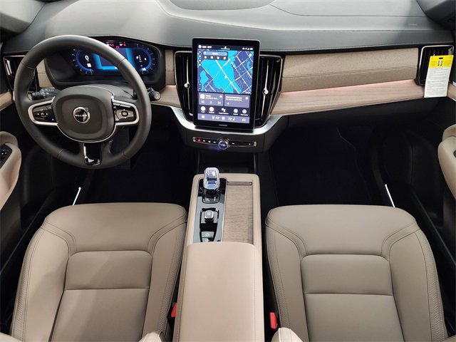 New 2025 Volvo XC90 B6 Core w/ Protection Package image 4