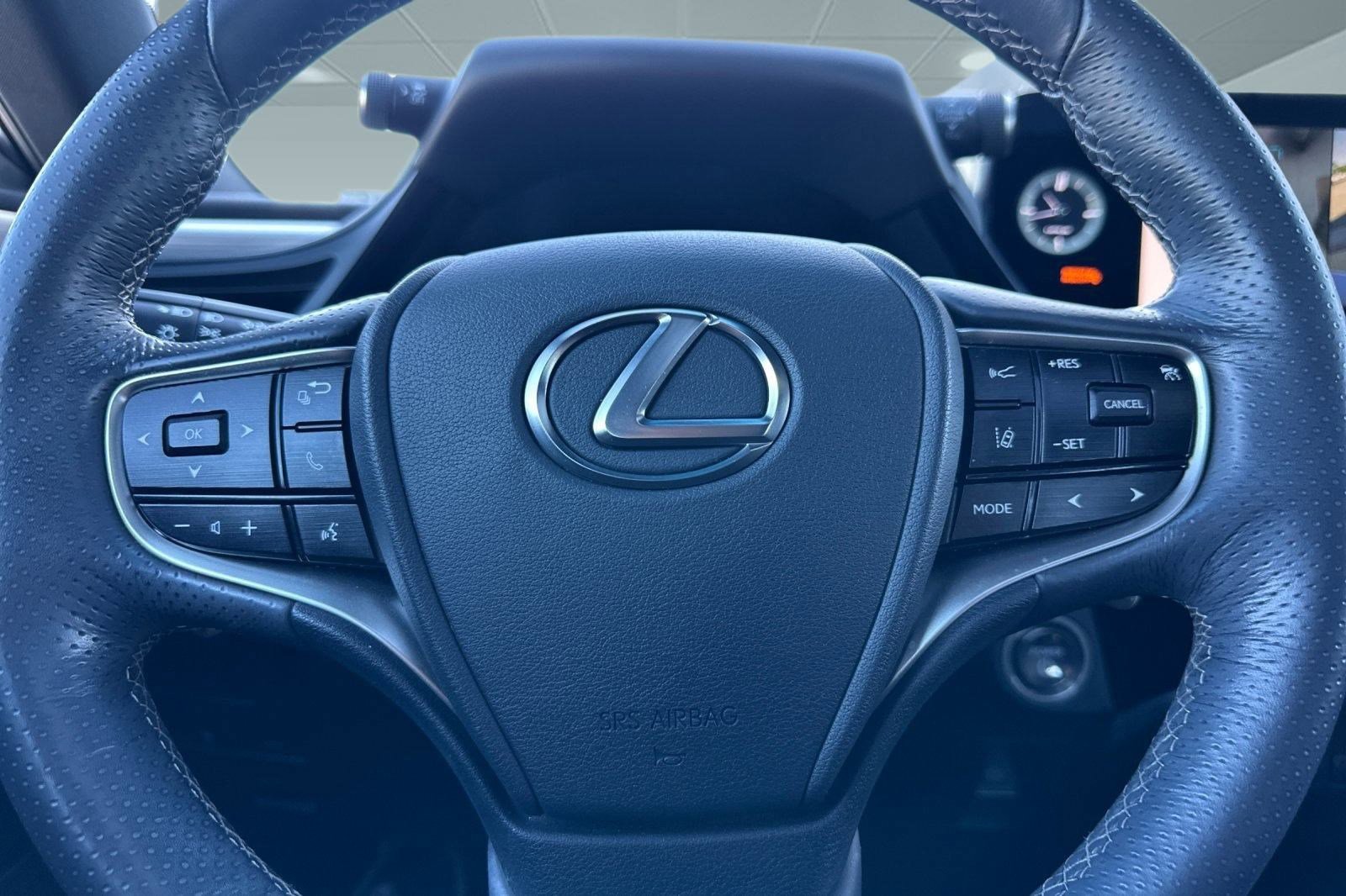 Used 2024 Lexus ES 300h F Sport image 19