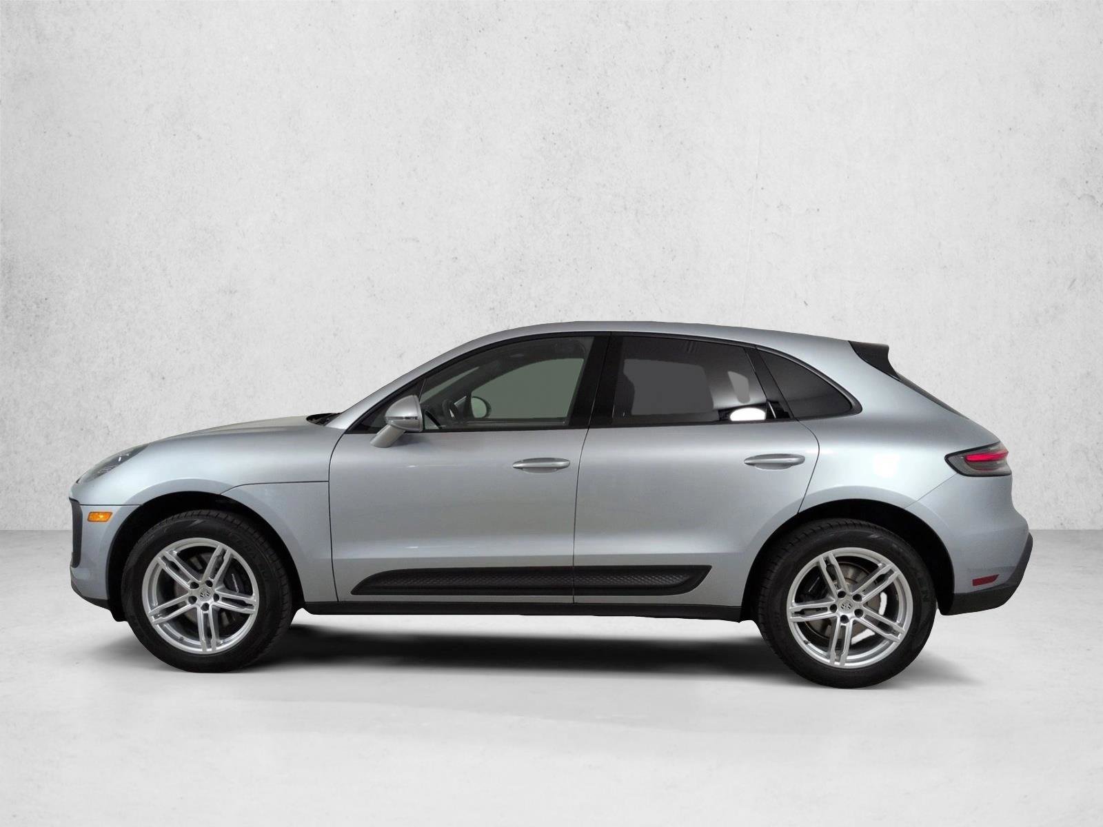 Certified 2025 Porsche Macan AWD/4WD image 2