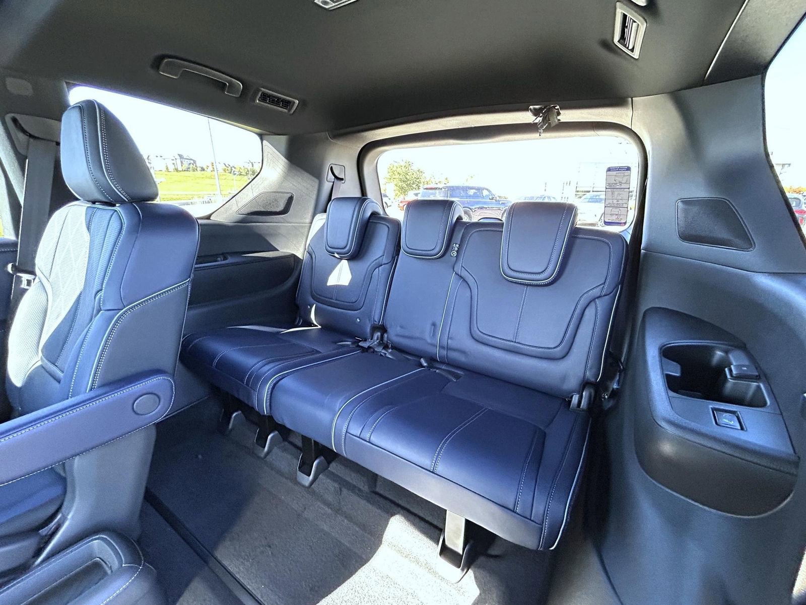 New 2026 INFINITI QX80 4WD image 12