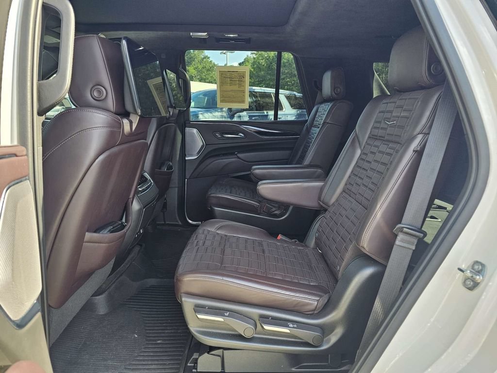 Used 2022 Cadillac Escalade Sport Platinum w/ LPO, ONYX Package AWD/4WD image 15