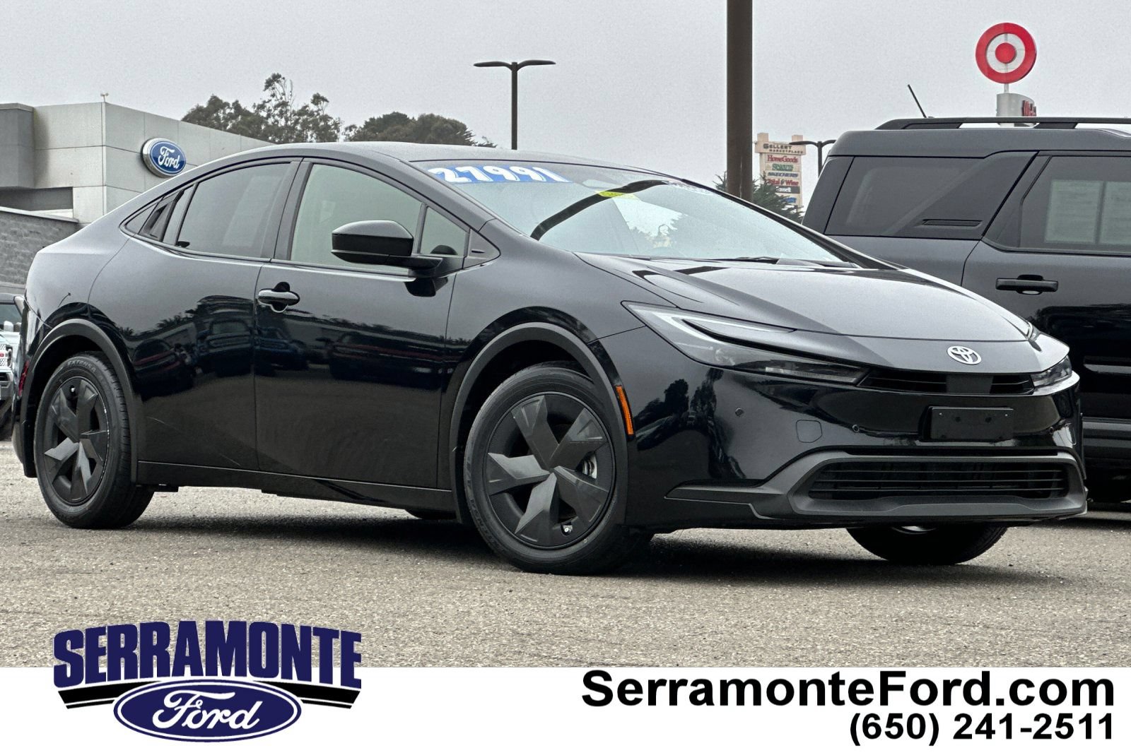 Used 2024 Toyota Prius LE FWD image 1