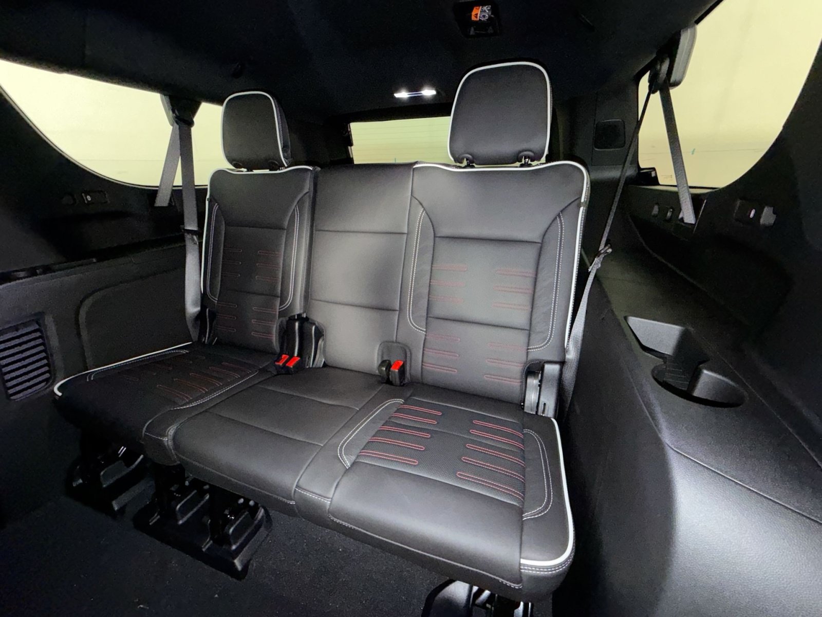 New 2026 GMC Yukon XL AT4 Ultimate AWD/4WD image 26